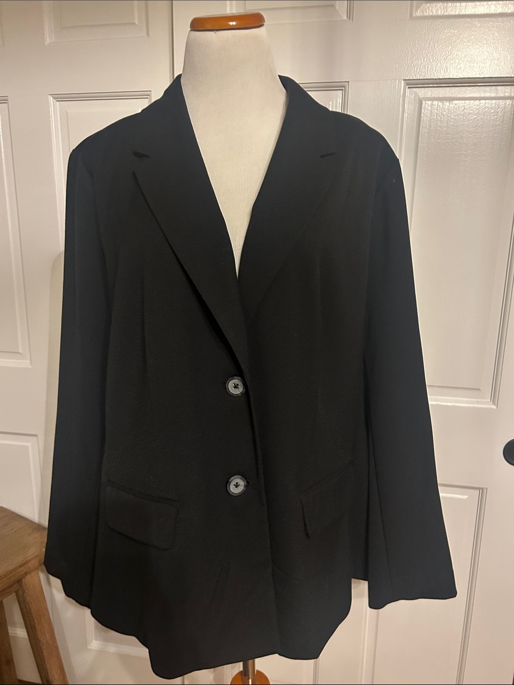 Ava & Viv Black Tailored Two-Button Blazer